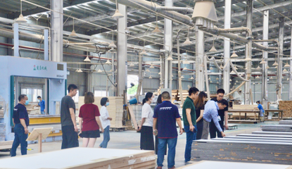 安必安:愿景集團蒞臨我司總部生產基地參觀考察